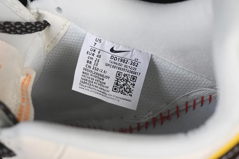 All categories Nk Air Force 1 Air Force series Nk Air Force 1 Low Air Force low-top Nike Air Force 1'07 Low LV co-branded beige and brown stitching Air Force 1 low-top casual sneakers DD1982-302